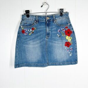 Highline Blue Embroidered Floral and Bee Denim Mini Skirt 26 (Extra Small)